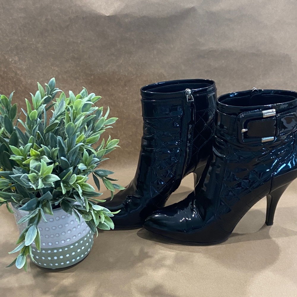 Burberry Shiny Black Heeled Boots